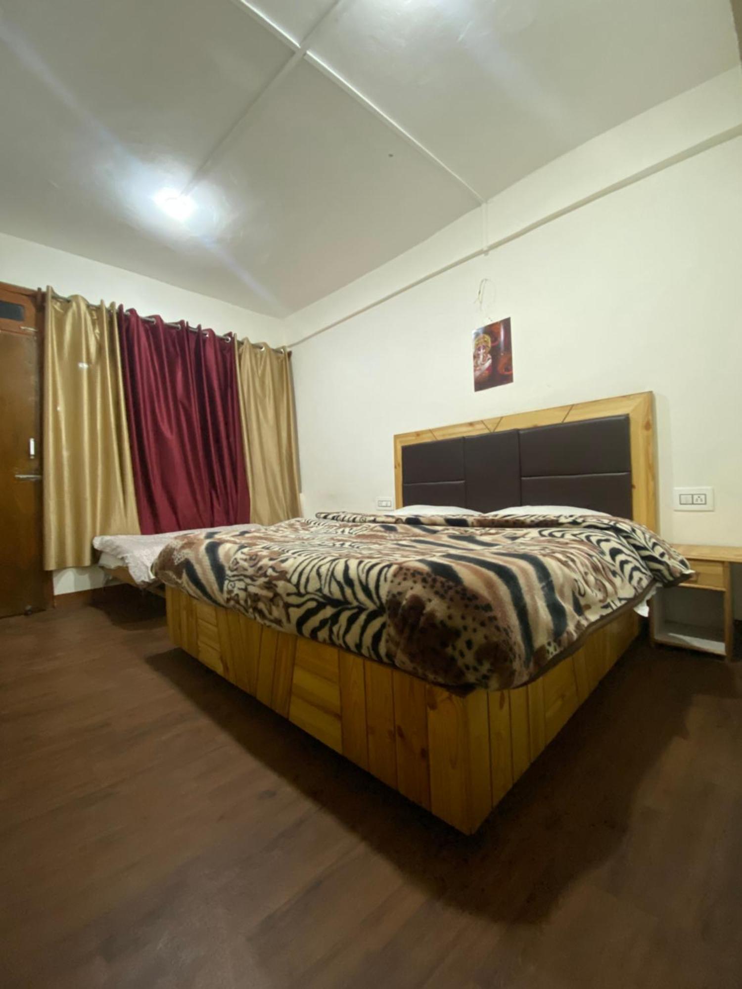 The Prasher Lodge Mall Road Manali Luaran gambar